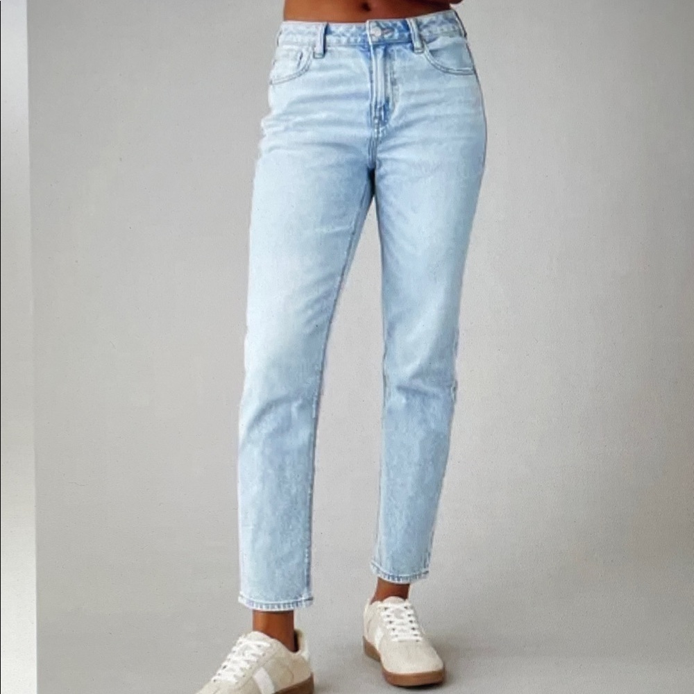 AMERICAN EAGLE MOM Light Blue Women's Jeans